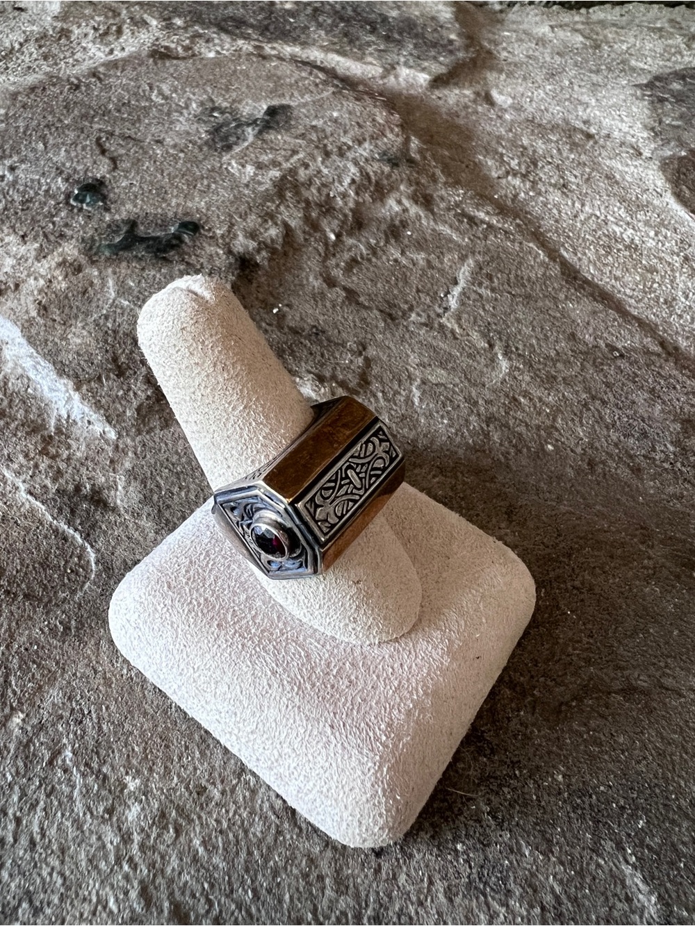 Vintage 14k gold 925 Sterling Silver Signet Filagree Ring with Garnet size 7
